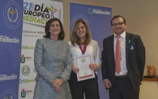 María Munné premiada con la Medalla de Diario de Mediación