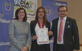 Gema Gallardo Pérez, reconocida con la Medalla al Mérito Profesional 2019